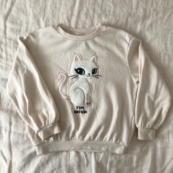H&M kitty 🐱 appliqué sweatshirt - Picture 1 of 6